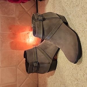 New! Karen Scott suede texture bootie size 9